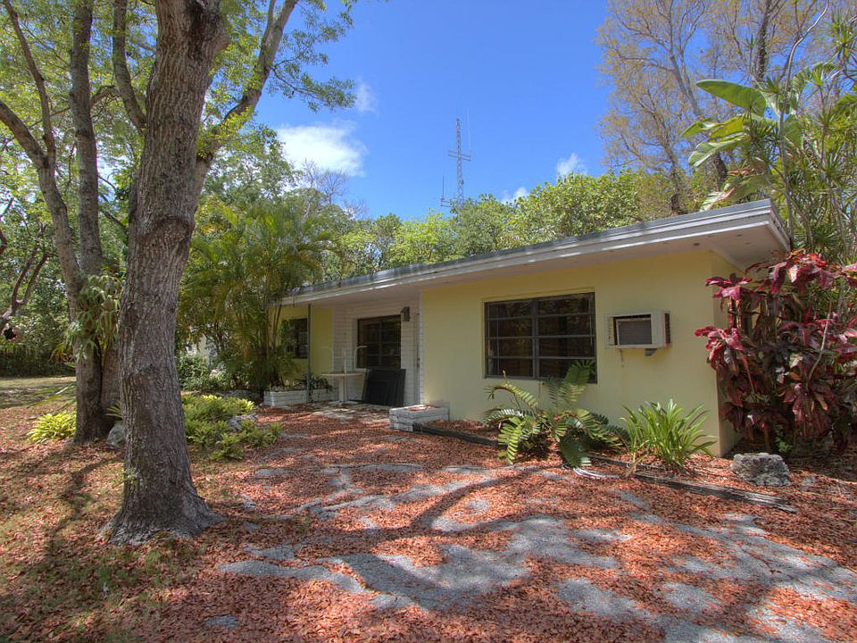 1st image of 300 Key Honey Ln