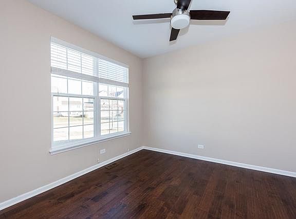 4th image of 39422 Crofton Ln
