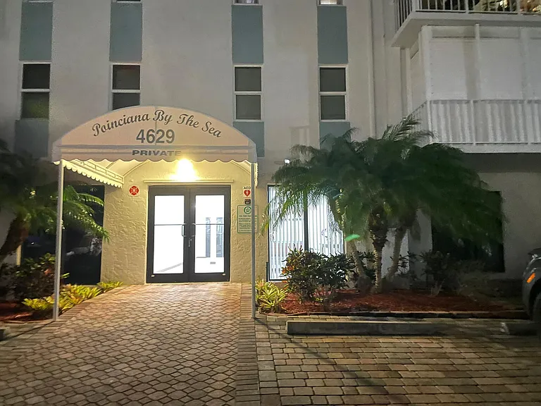 4629 Poinciana St #211 — Photo 33