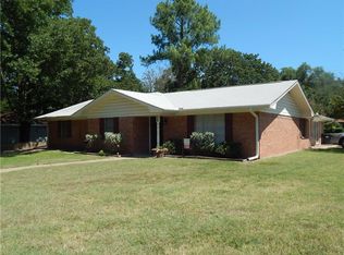 700 Madison Dr, Corsicana, TX 75110