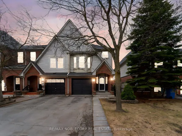 29 Mugford Rd, Aurora, ON L4G 7H4