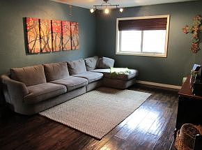 3rd image of 414 Hoover Cir
