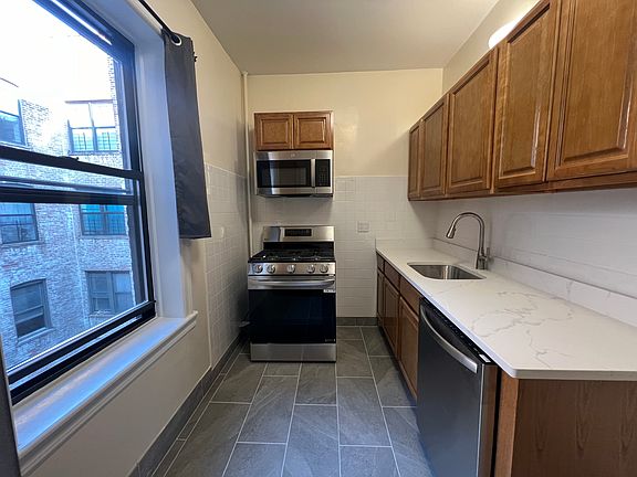 4th image of 45-18 42nd St #3E