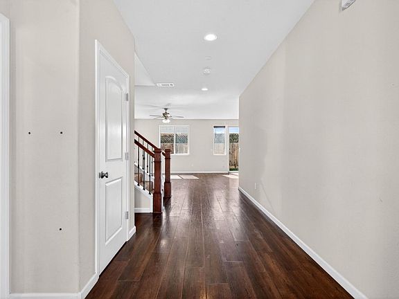5th image of 301 Slate Ave