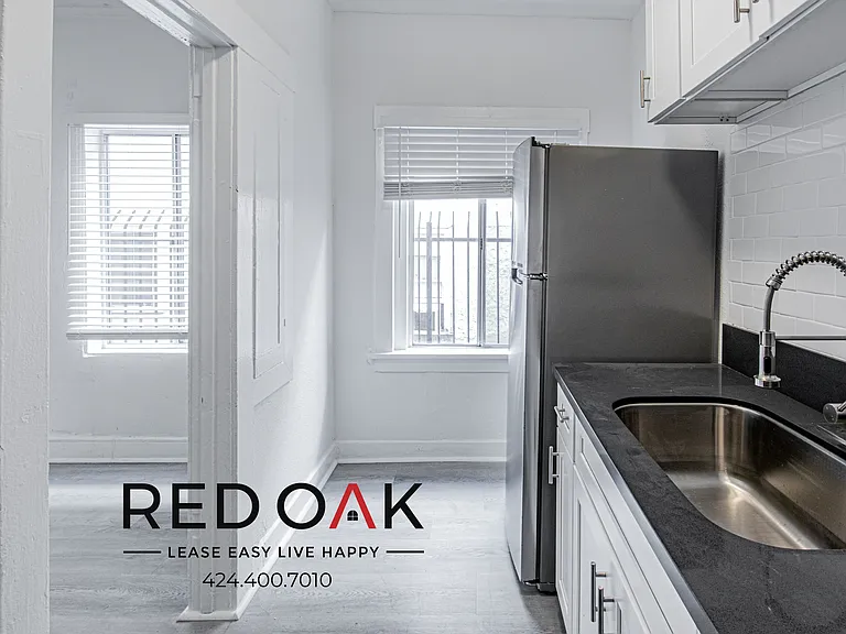 816- 822 S Park View St — Photo 6