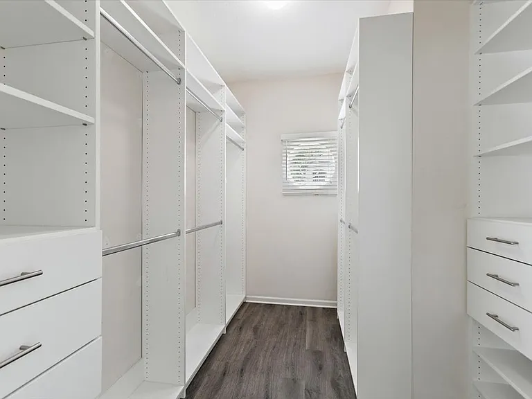 8884 Hampton Landing Dr E — Photo 20