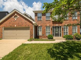 304 Oak Top Ct, Ballwin, MO 63021