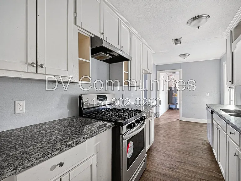 3315 Bond St — Photo 20
