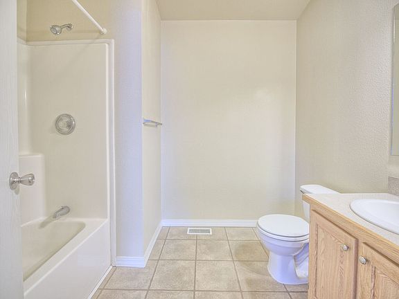 5th image of 1675 Westview Dr