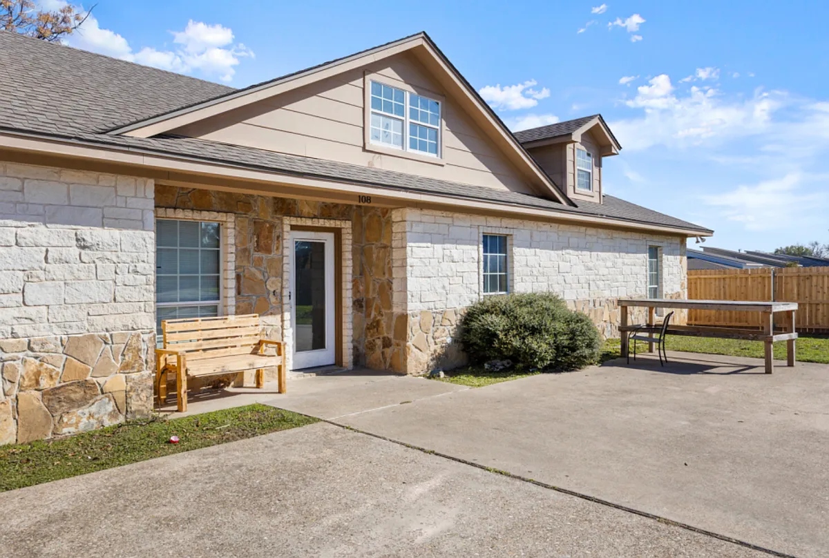 Building Photo - 108 Overture Ct
