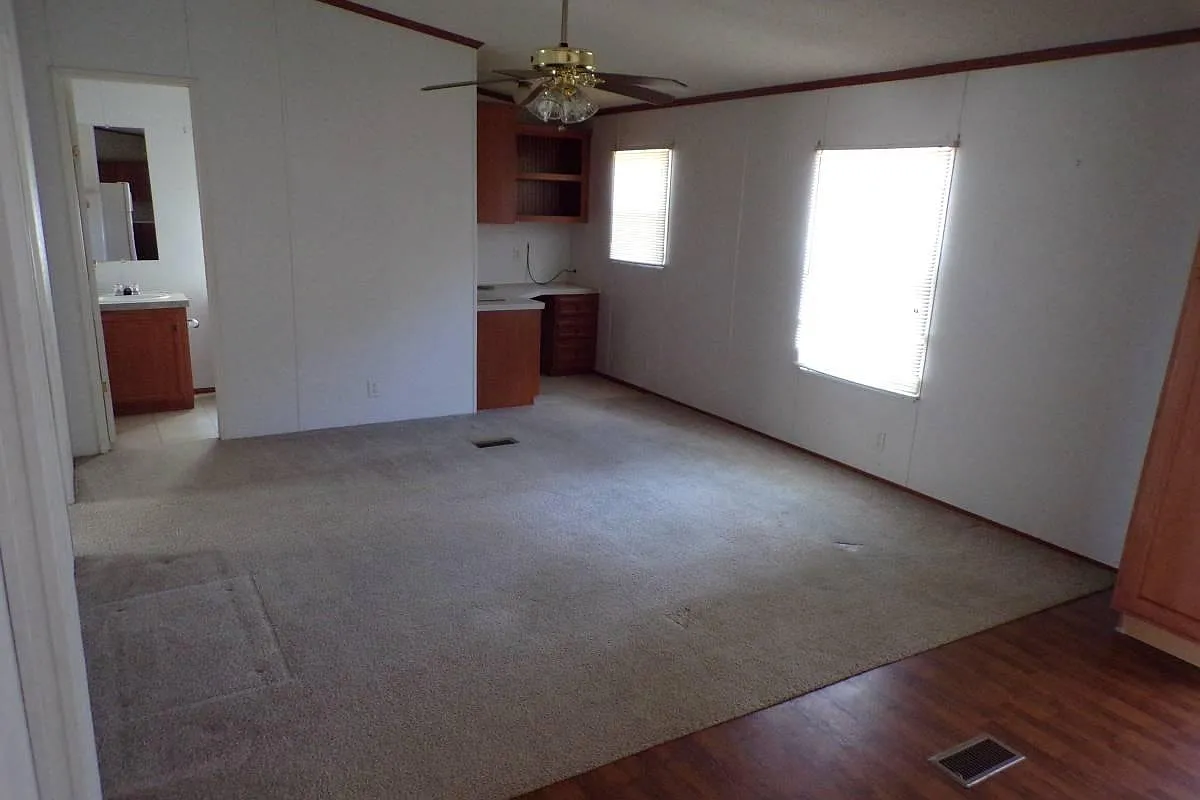 3 bed, 1375 sqft, $1,500 — Photo 2
