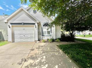5771 River Walk Cir, Newburgh, IN 47630