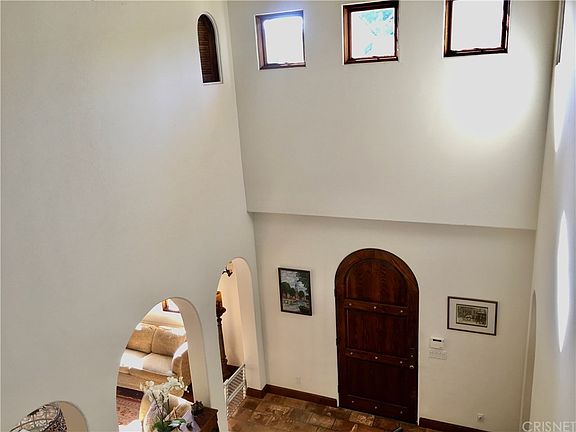 5th image of 710 Marguerita Ave