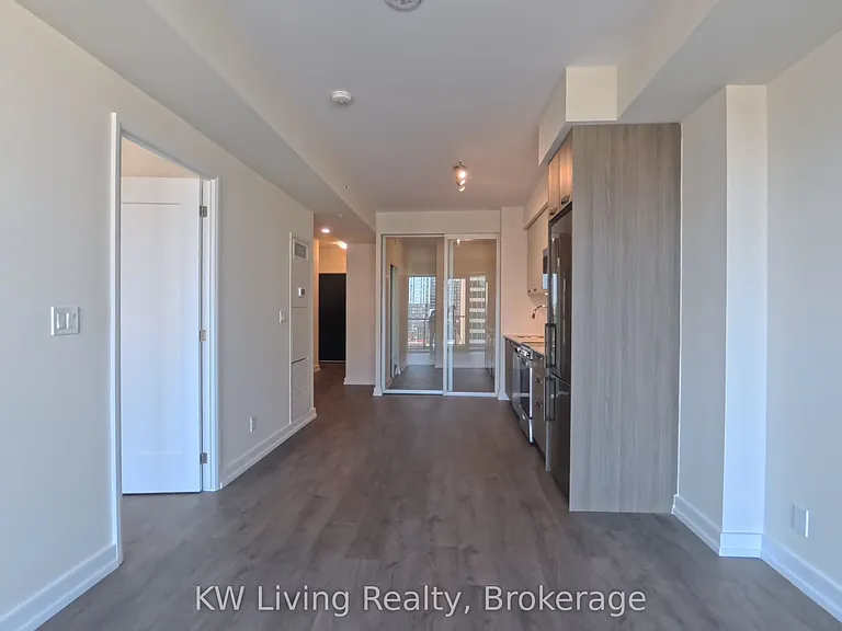 75 James St S #904 — Photo 12