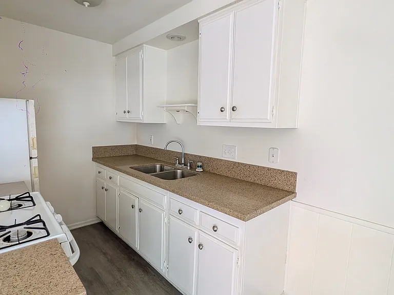 4867 Santa Cruz Ave #2 — Photo 8