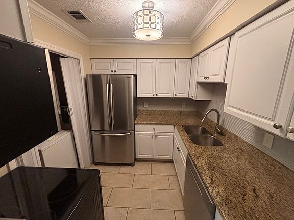 3rd image of 1808 State St APT 108