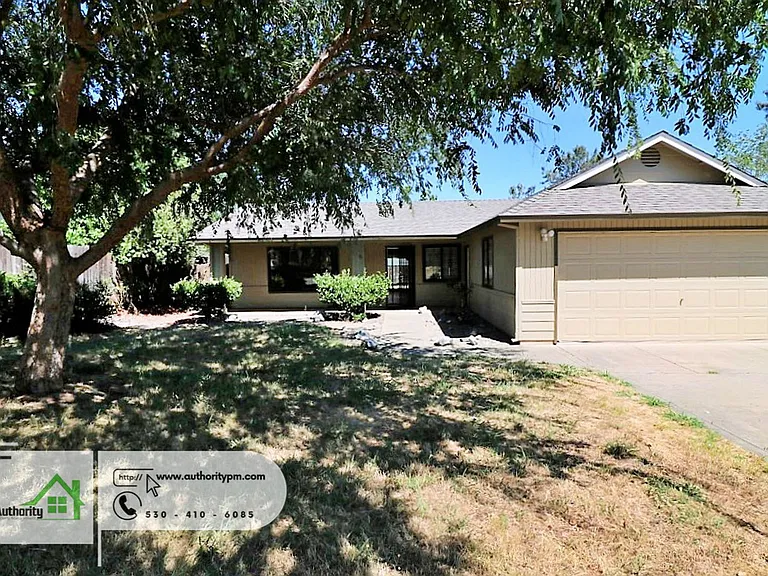 3657 Santa Rosa Way — Photo 2
