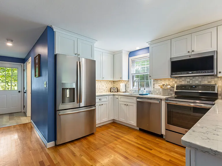 10 Kristina Ln — Photo 36