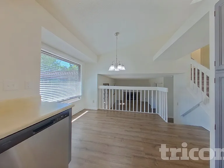 6570 Stonehedge Dr — Photo 4