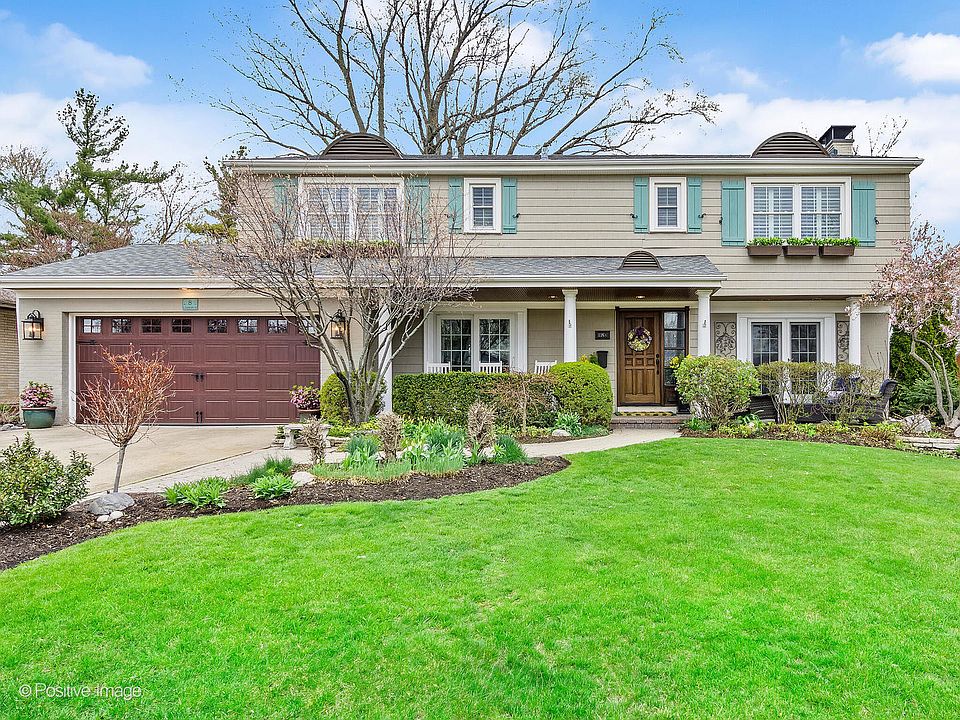 1st image of 8 Larkspur Ln
