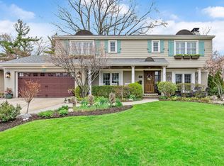 8 Larkspur Ln, Clarendon Hills, IL 60514