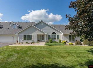 1433 Parkside Ln, North Mankato, MN 56003