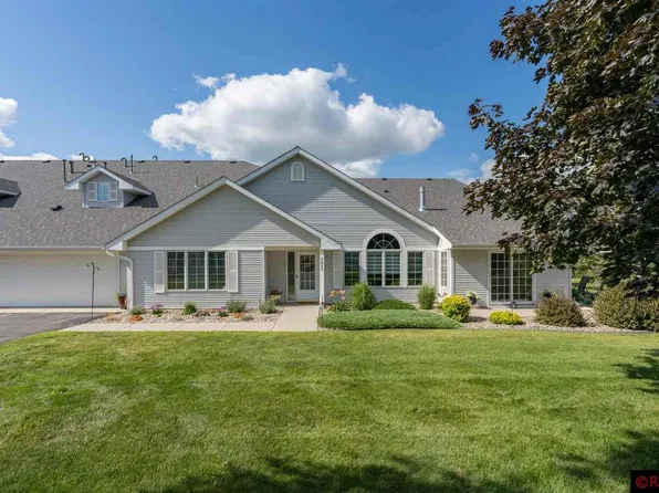 1433 Parkside Ln, North Mankato, MN 56003