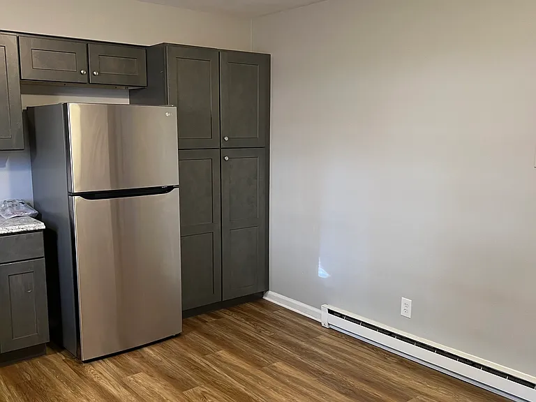 122 E Coover St #B — Photo 2