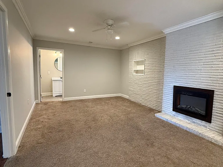764 Dunn Ave — Photo 9