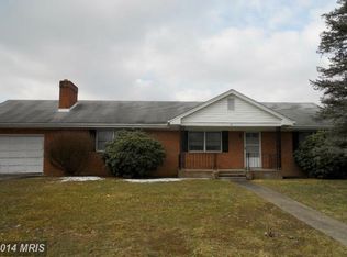 16 Moyer Ave, Luray, VA 22835