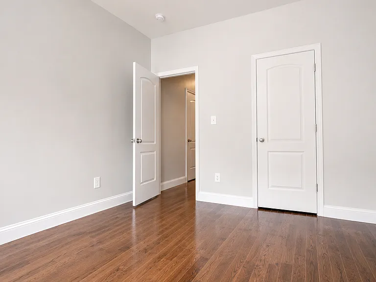 112 Nagle Ave #2G — Photo 5