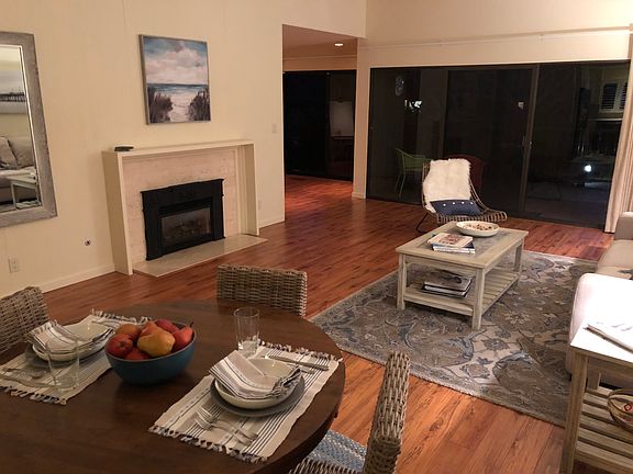 Built in gas fireplace 