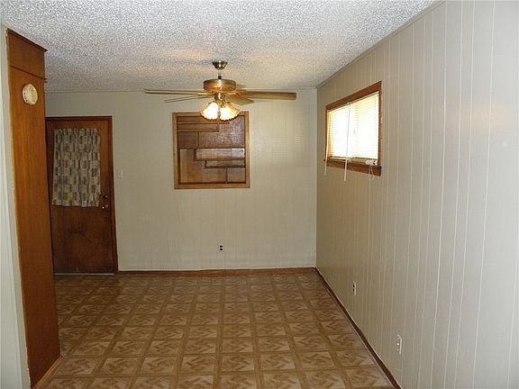 4th image of 3109 Simmons Ave