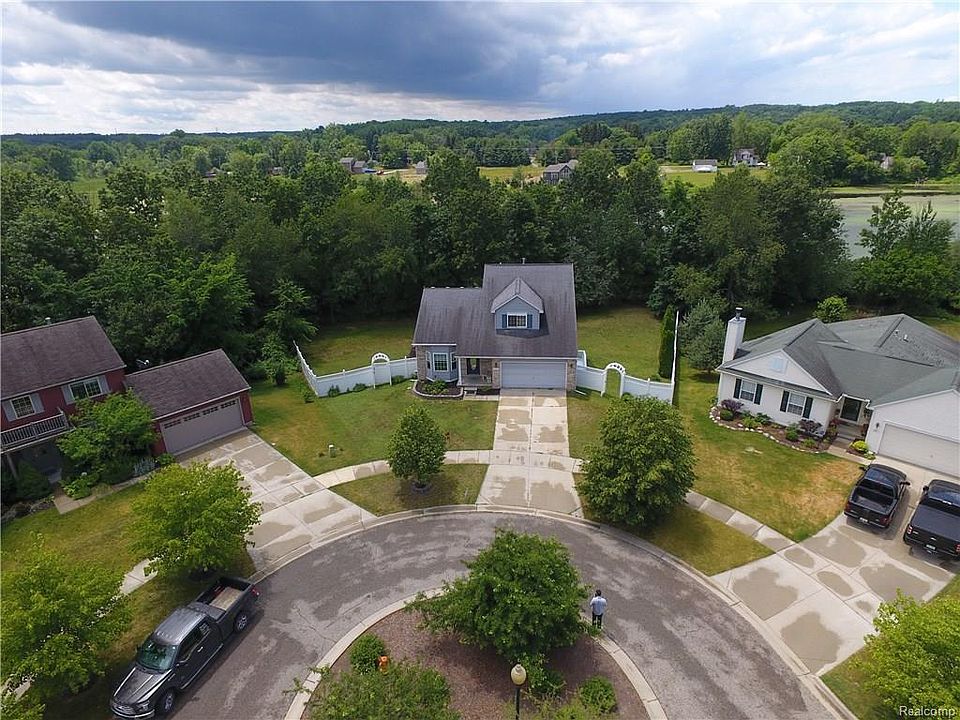 2nd image of 986 Water View Ln