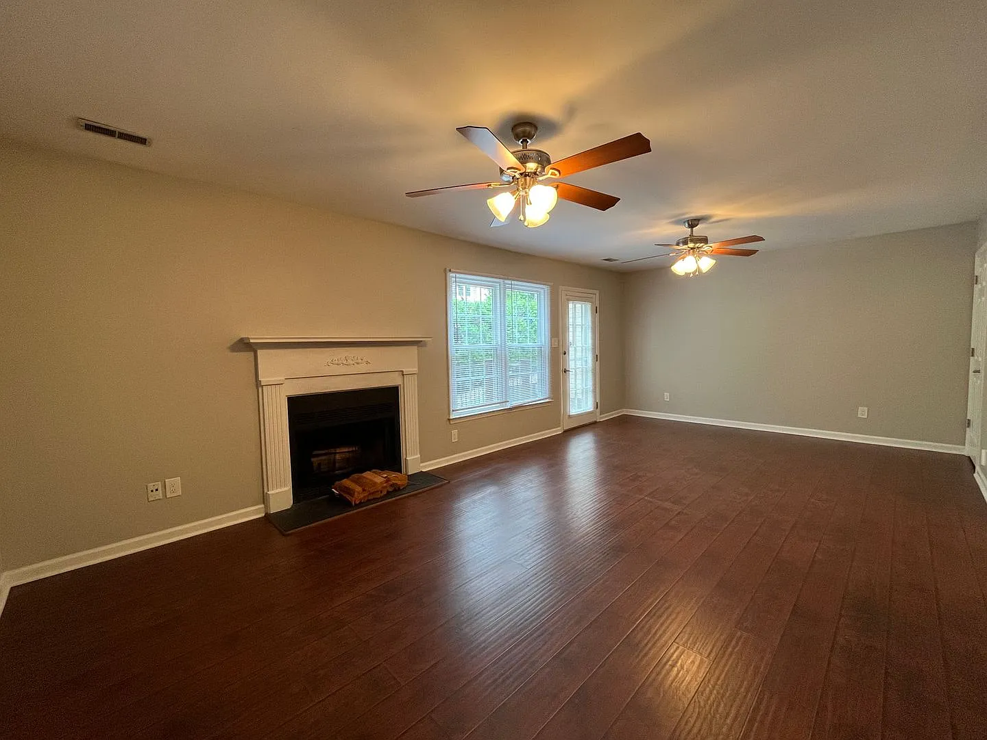 Charming 3BD, 2.5BA Raleigh Townhome with Deck, Storage, and Bonus HOA Amenities — Photo 3