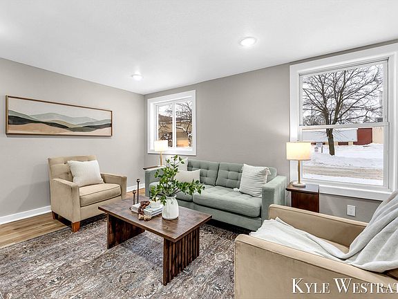 4th image of 248 Matilda St NE