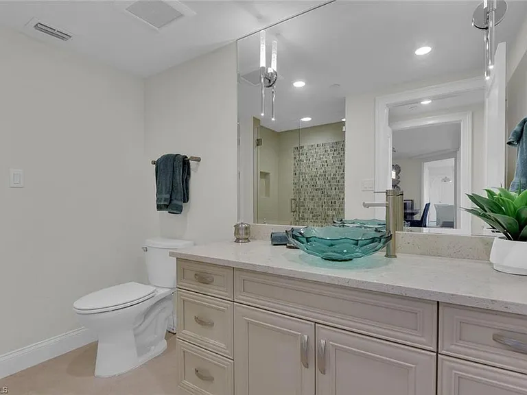 7515 Pelican Bay Blvd #17D — Photo 31