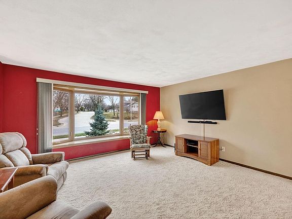 5th image of 5345 Queensbridge Road