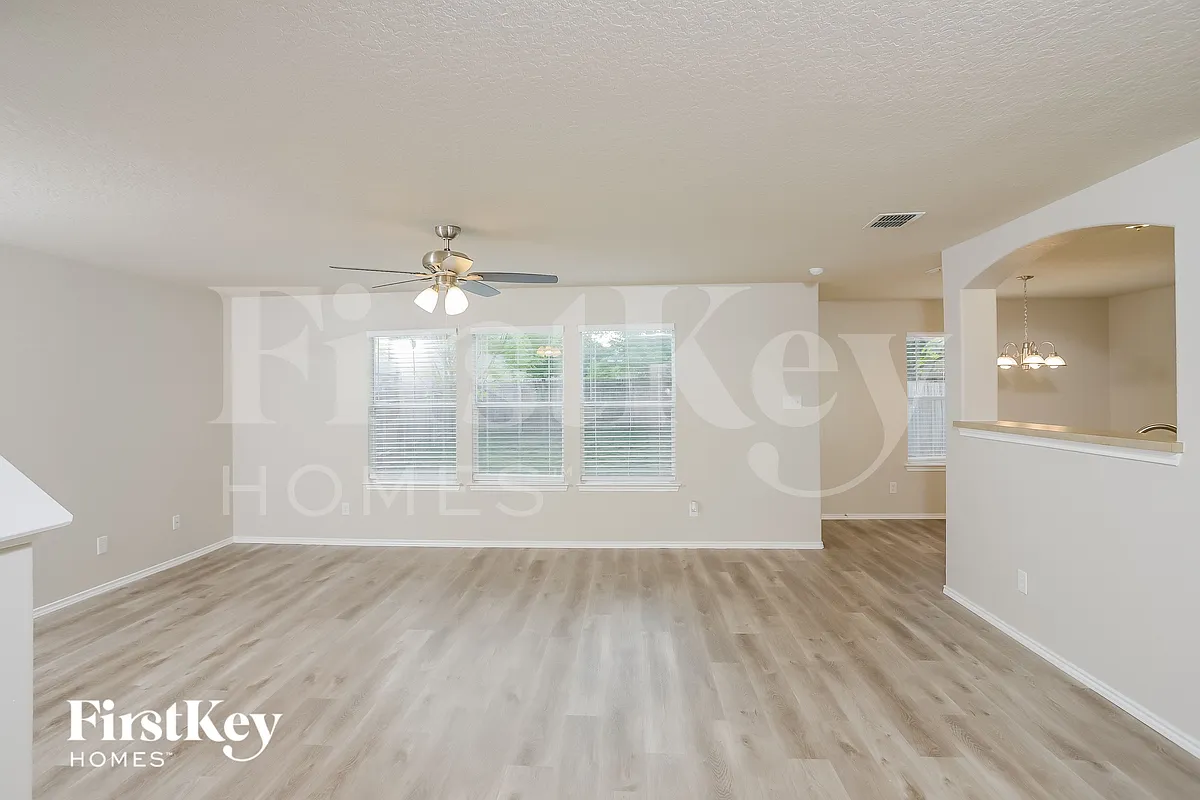 Building Photo - 10119 Roseangel Ln