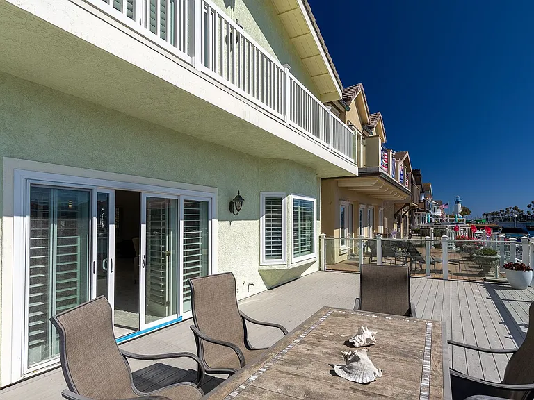 2411 Monaco Dr — Photo 32