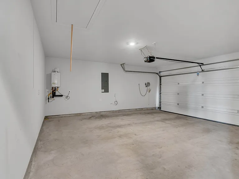 16617 Porterfield Ln — Photo 24