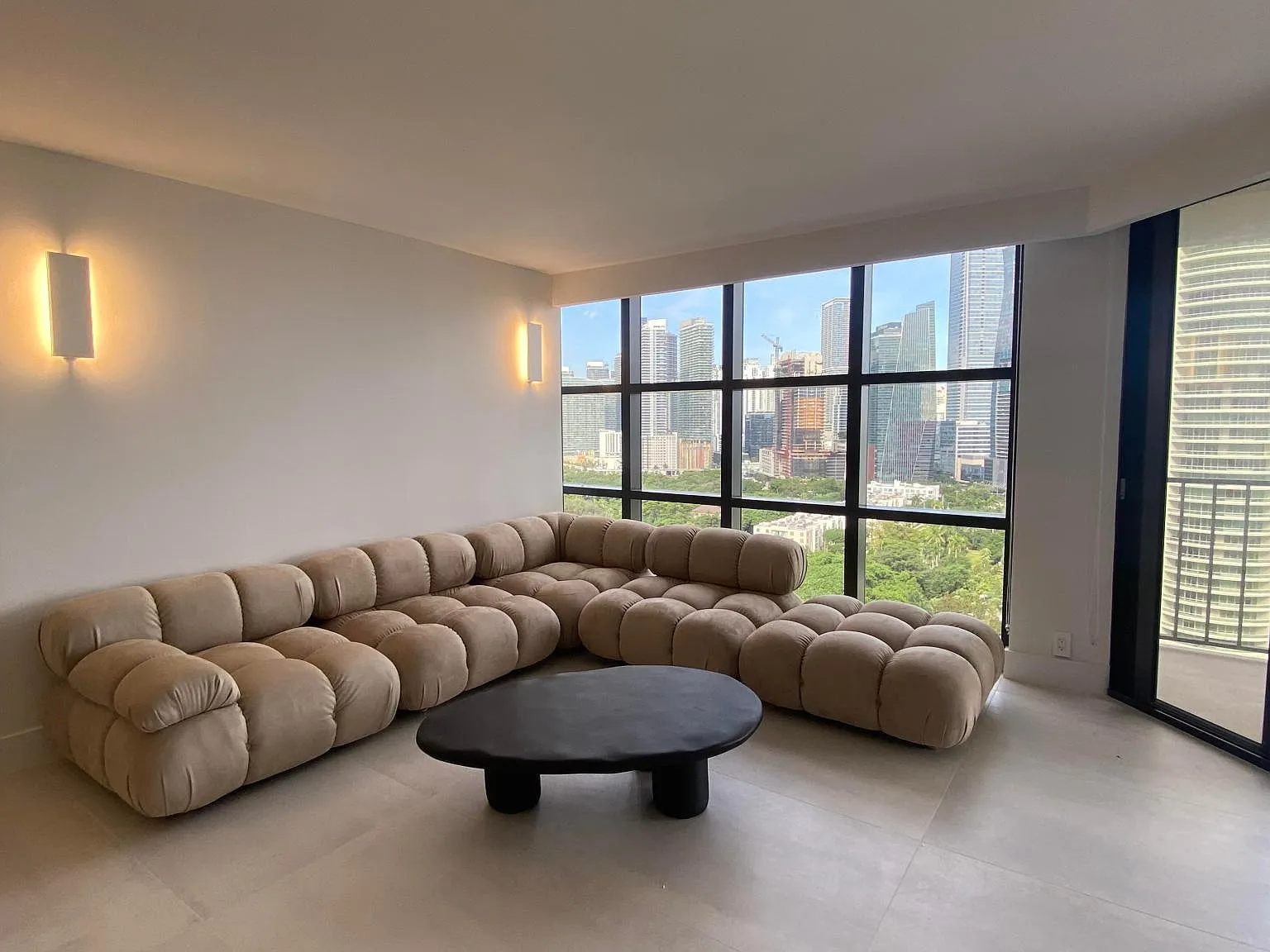 2 bed, 1362 sqft, $5,000 — Photo 2