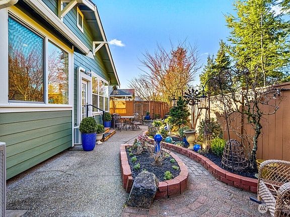 5th image of 8236 NE Vashon Drive