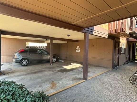 3rd image of 528 9th St APT 2