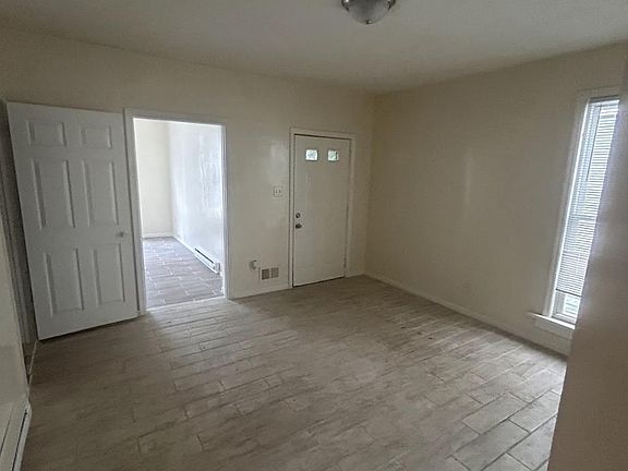 4th image of 127 S Horton St #129