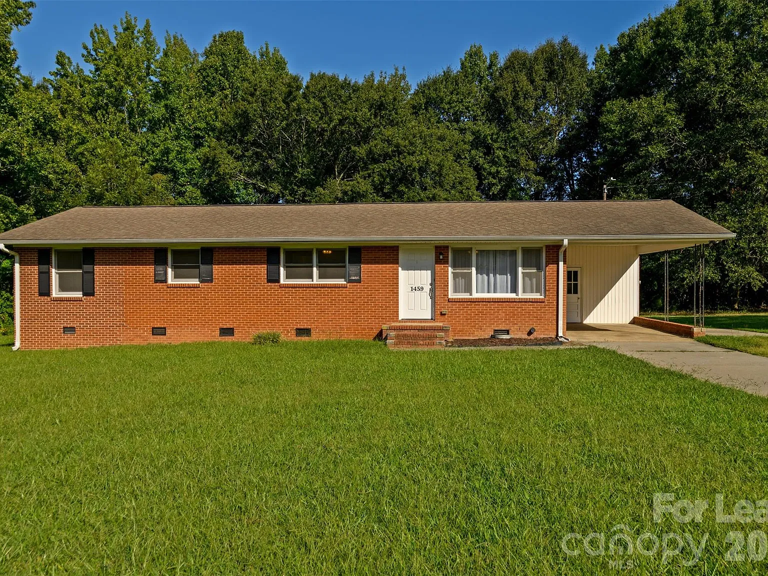 3 bed, 2.0 bath, 1305 sqft, $1,995 — Photo 1