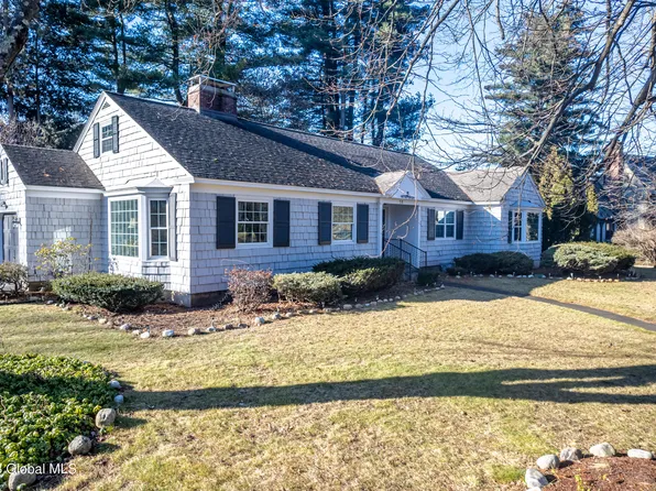 16 Roosevelt Avenue, Queensbury, NY 12804