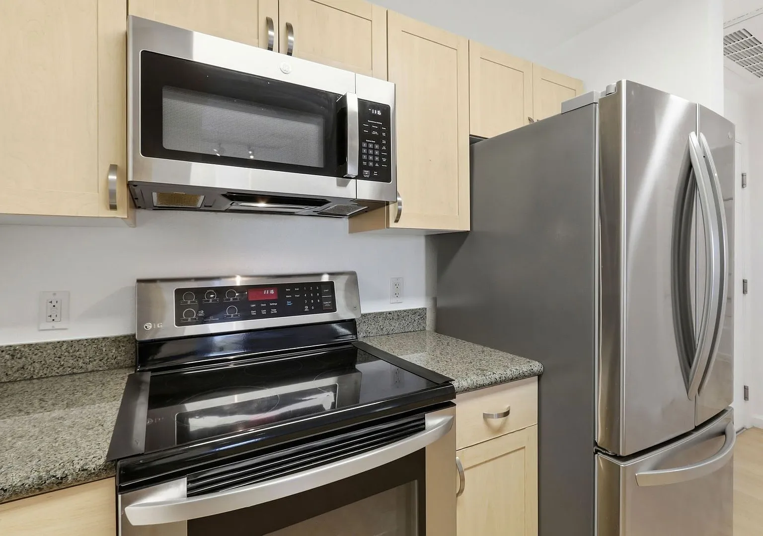 Modern 1BD Condo at The Sonora | Courtyard View | Resort-Style Amenities — Photo 4