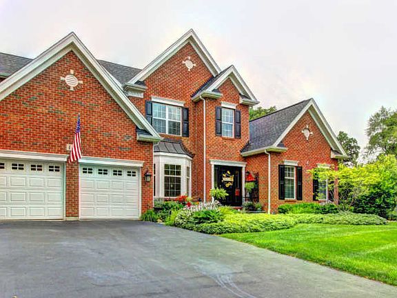 3rd image of 446 Lake Run Ct