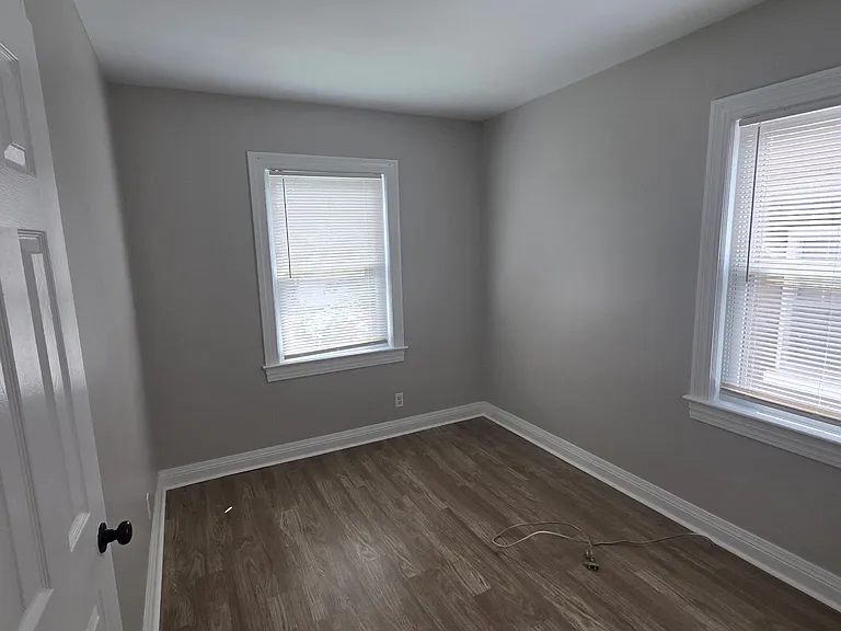 1812 Oregon Ave — Photo 6
